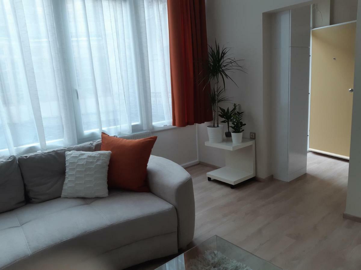Appartement Modern, Quiet & Cozy In The Middle Of Downtown Near Danube At Fashion Street *