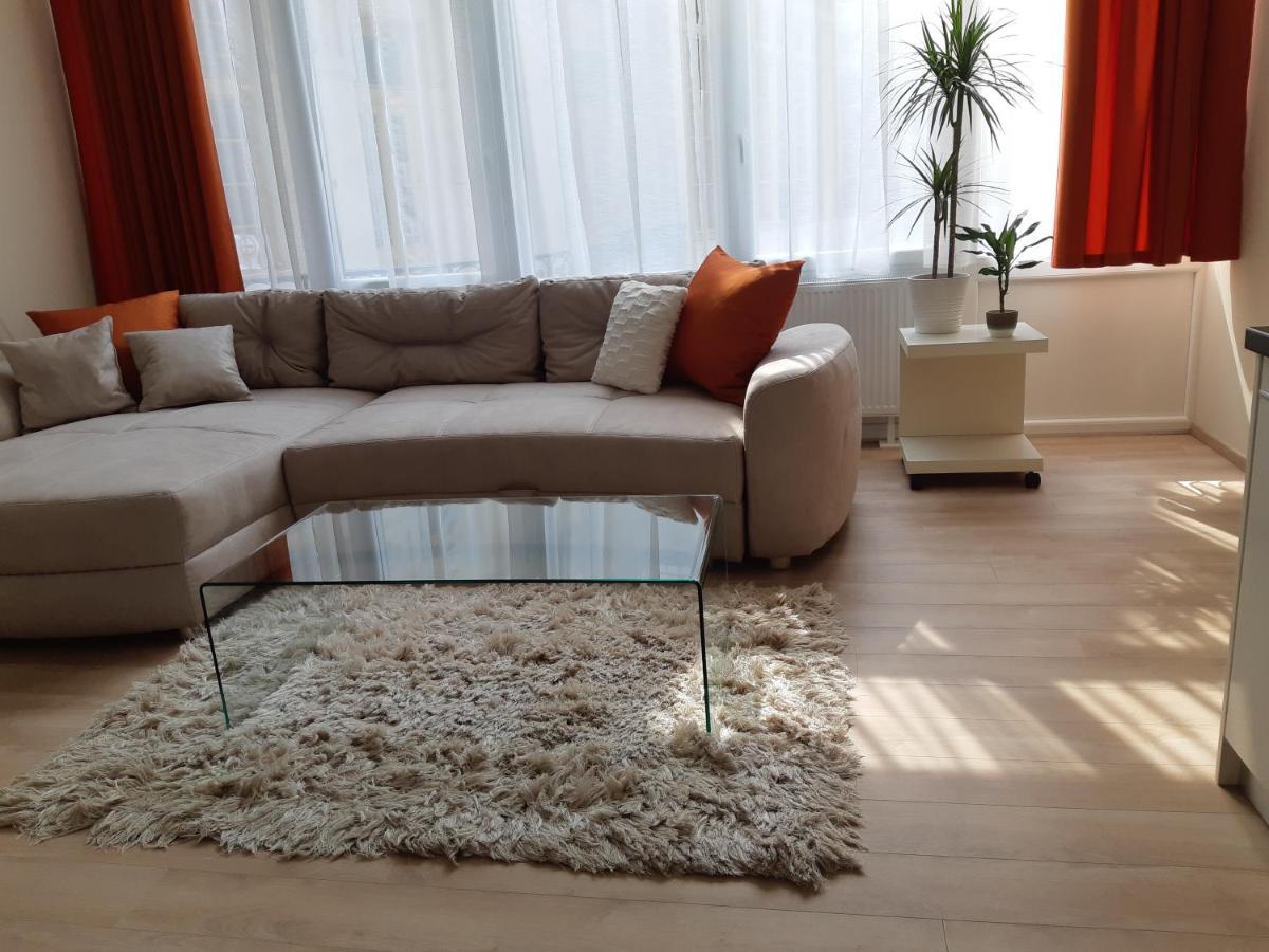 Modern, Quiet & Cozy In The Middle Of Downtown Near Danube At Fashion Street Apartment *