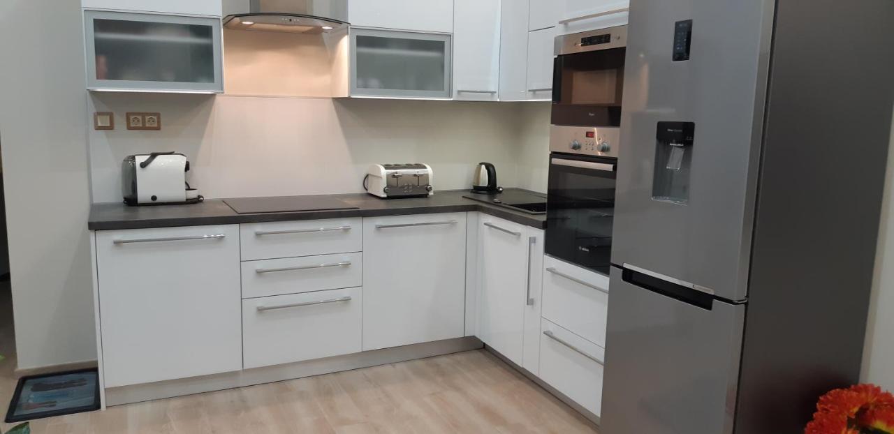 Modern, Quiet & Cozy In The Middle Of Downtown Near Danube At Fashion Street Apartment