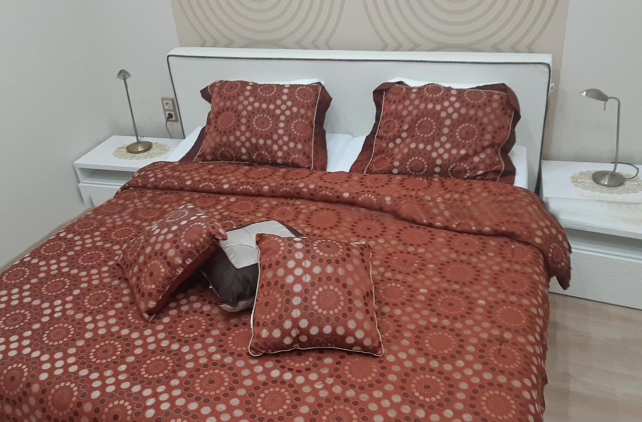 Modern, Quiet & Cozy In The Middle Of Downtown Near Danube At Fashion Street Apartment
