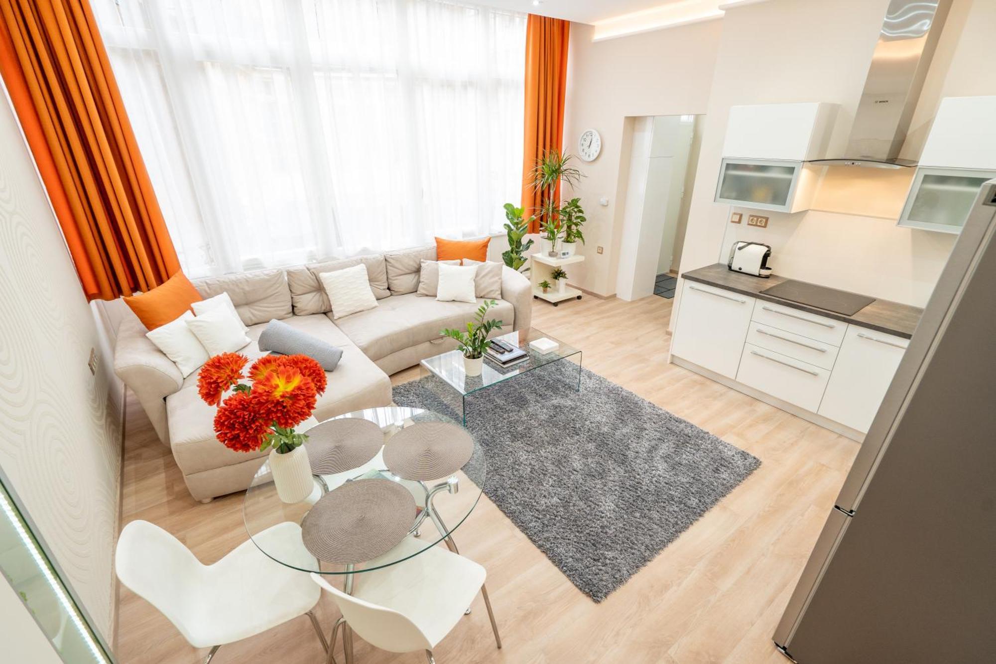 Apartment Modern, Quiet & Cozy In The Middle Of Downtown Near Danube At Fashion Street