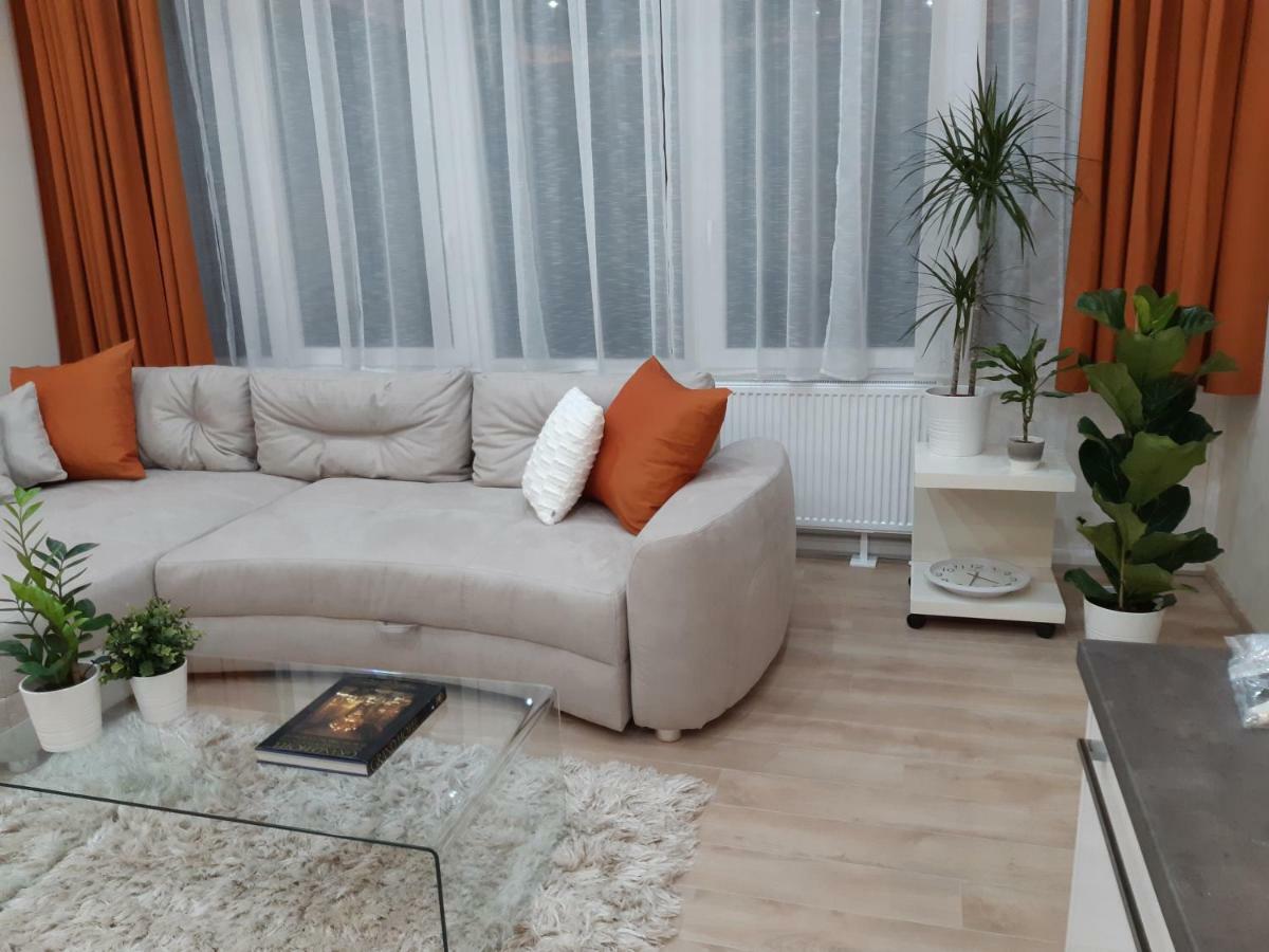 Modern, Quiet & Cozy In The Middle Of Downtown Near Danube At Fashion Street Apartment