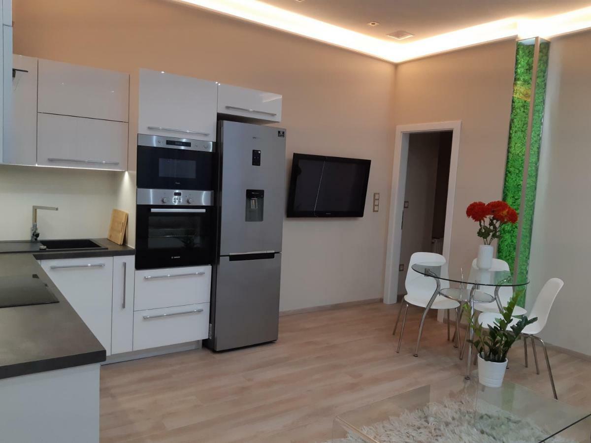 Apartment Modern, Quiet & Cozy In The Middle Of Downtown Near Danube At Fashion Street *